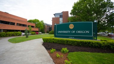 Main sign along Franklin Boulevard at the University of Oregon in Eugene.