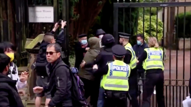 Chinese consulateScreenshot of police scuffling with staff at the Chinese Consulate in Manchester, England.