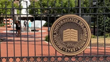 Entrance sign University of Delaware campus