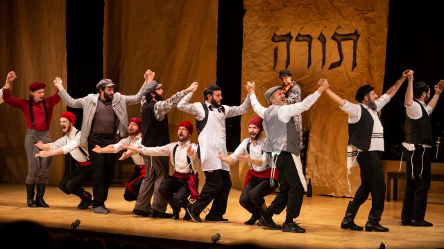 To Life scene in the musical Fiddler on the Roof 